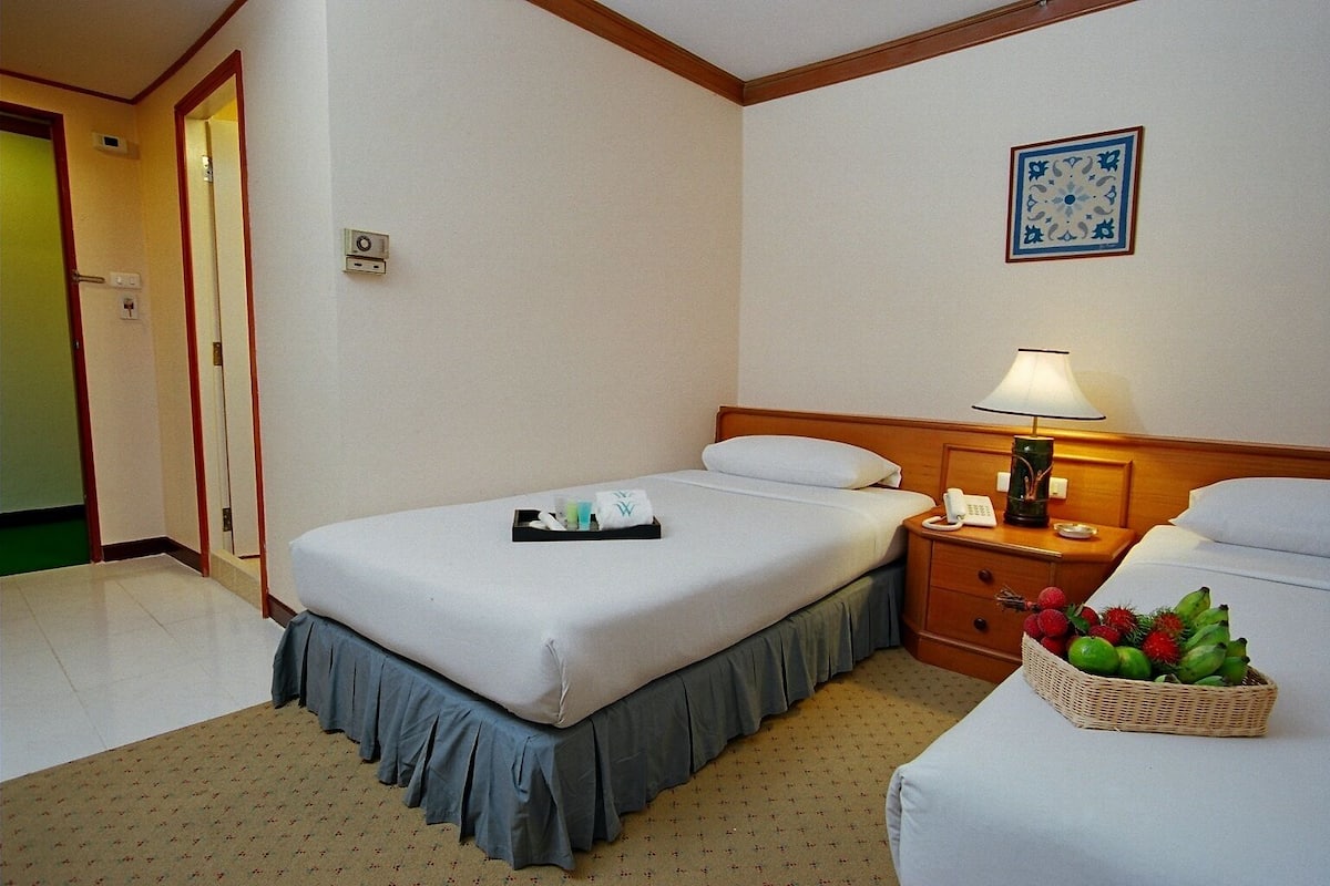 Standard Twin room (No window) | 迷你吧、客房内保险箱、办公桌、免费 WiFi