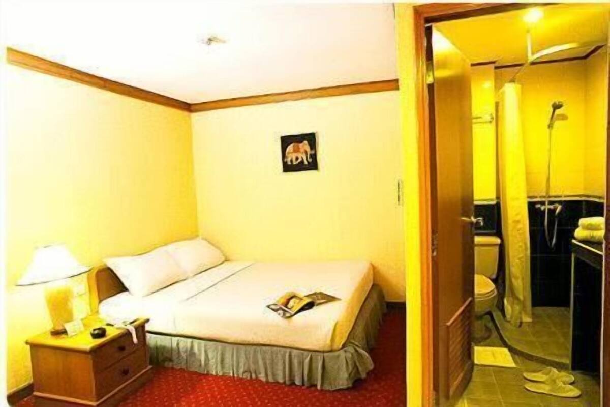 Standard Double room (No window) | ミニバー、セーフティボックス (室内)、デスク、WiFi (無料)