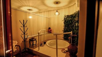 Sauna, tab panas, bilik wap, rawatan badan, aromaterapi, balut badan