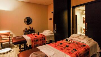 Sauna, Whirlpool, Dampfbad, Körperbehandlungen, Aromatherapie