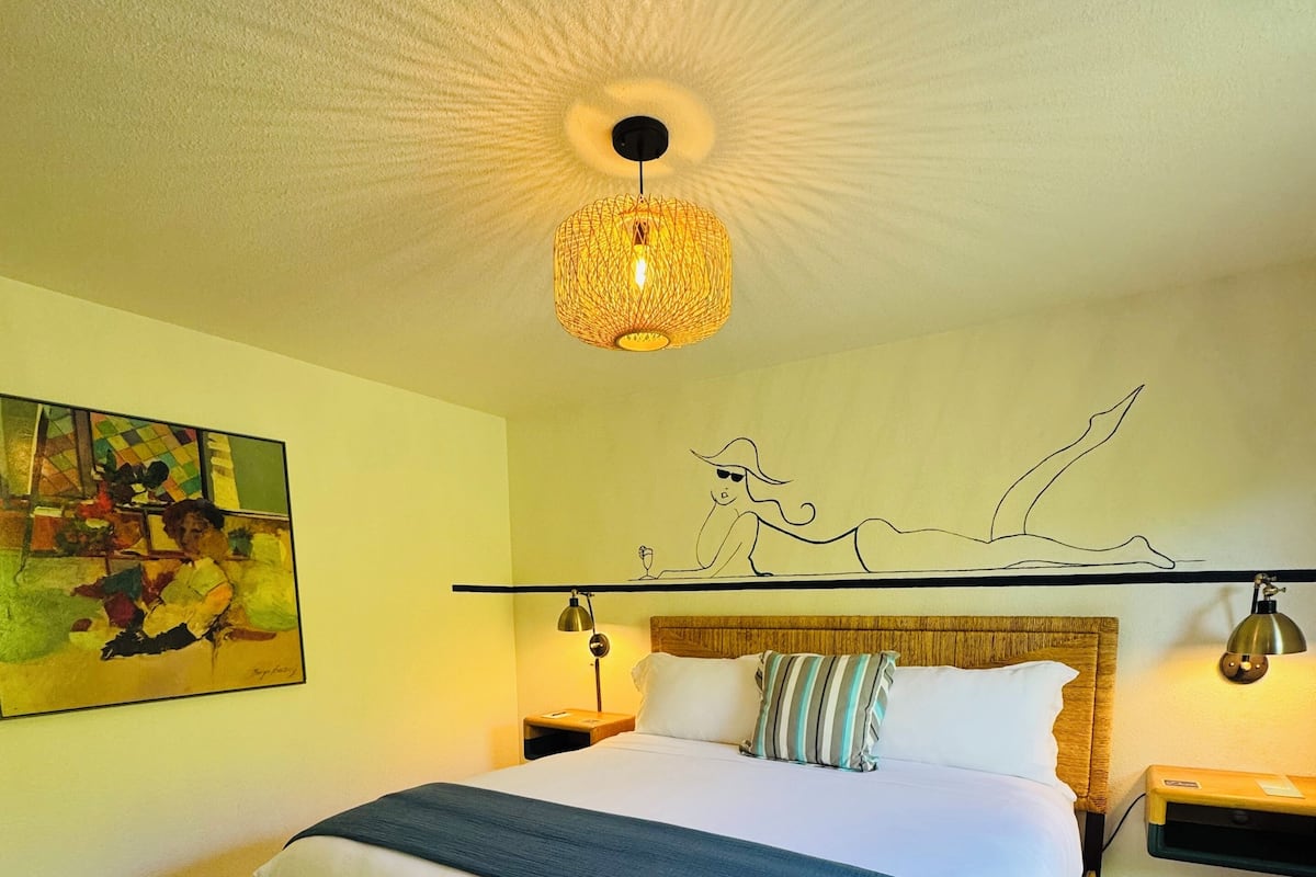 King Suite | 1 bedroom, premium bedding, down comforters, minibar