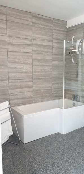 Doppelzimmer, eigenes Bad | Badezimmer