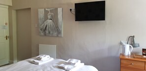 Double Room, Ensuite - The George Washington (Carnforth)