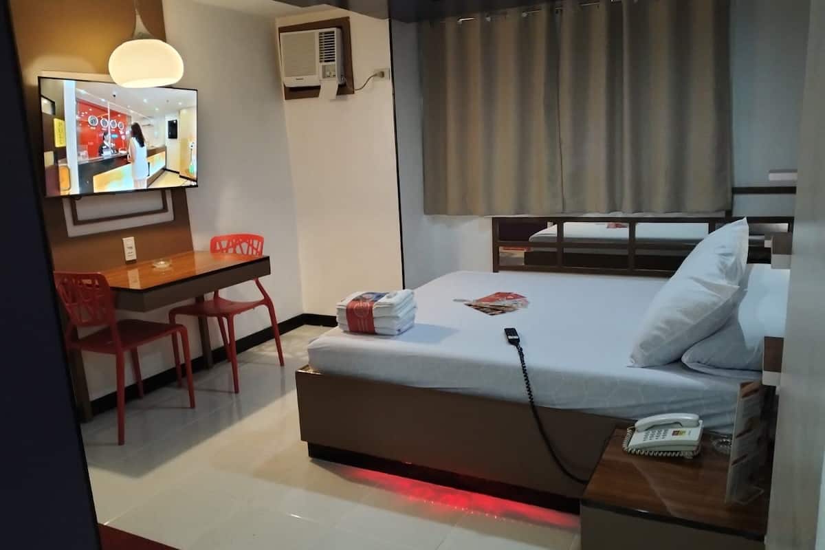 行政客房 (Executive Double Room) | 起居區 | 32-吋LED 液晶電視、有線頻道、電視