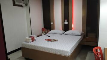 Habitación Deluxe, 1 cama de matrimonio (Deluxe Double Room) | Escritorio y wifi gratis