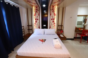 Executive Room (Executive Double Room) | Desk, free WiFi - Hotel Sogo - Banawe Ave (Quezon City)
