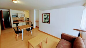 Grand Double Room | Living area - Viaggio Virrey (Bogotá)