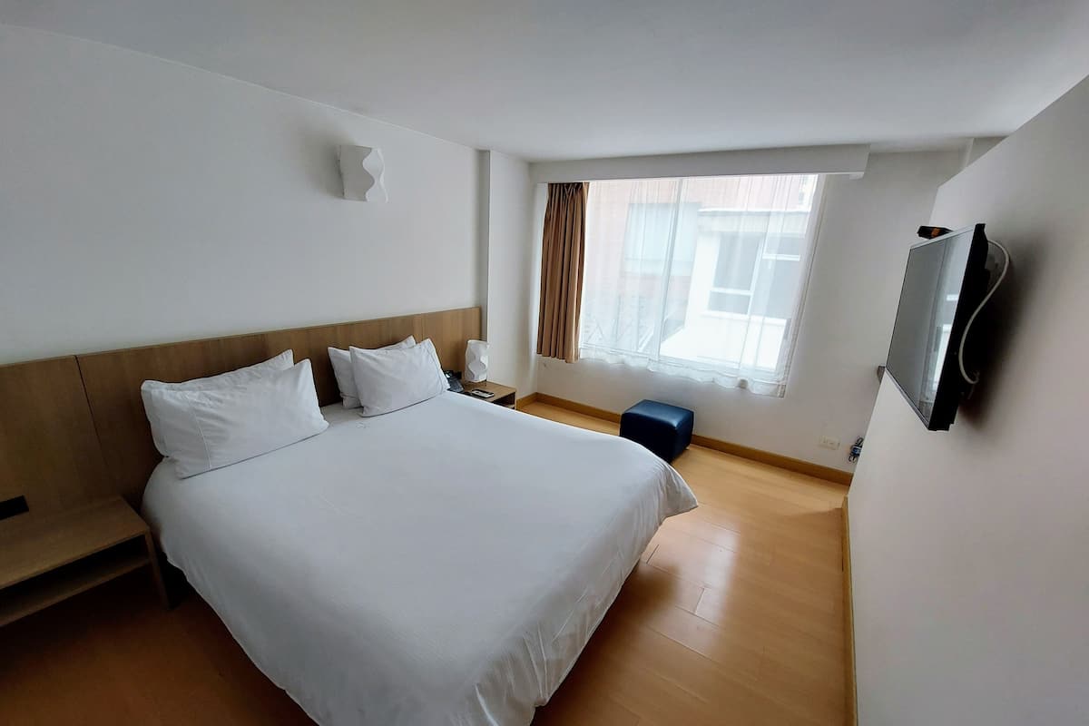 Grand loft | 1 slaapkamer, luxe beddengoed, een kluis op de kamer