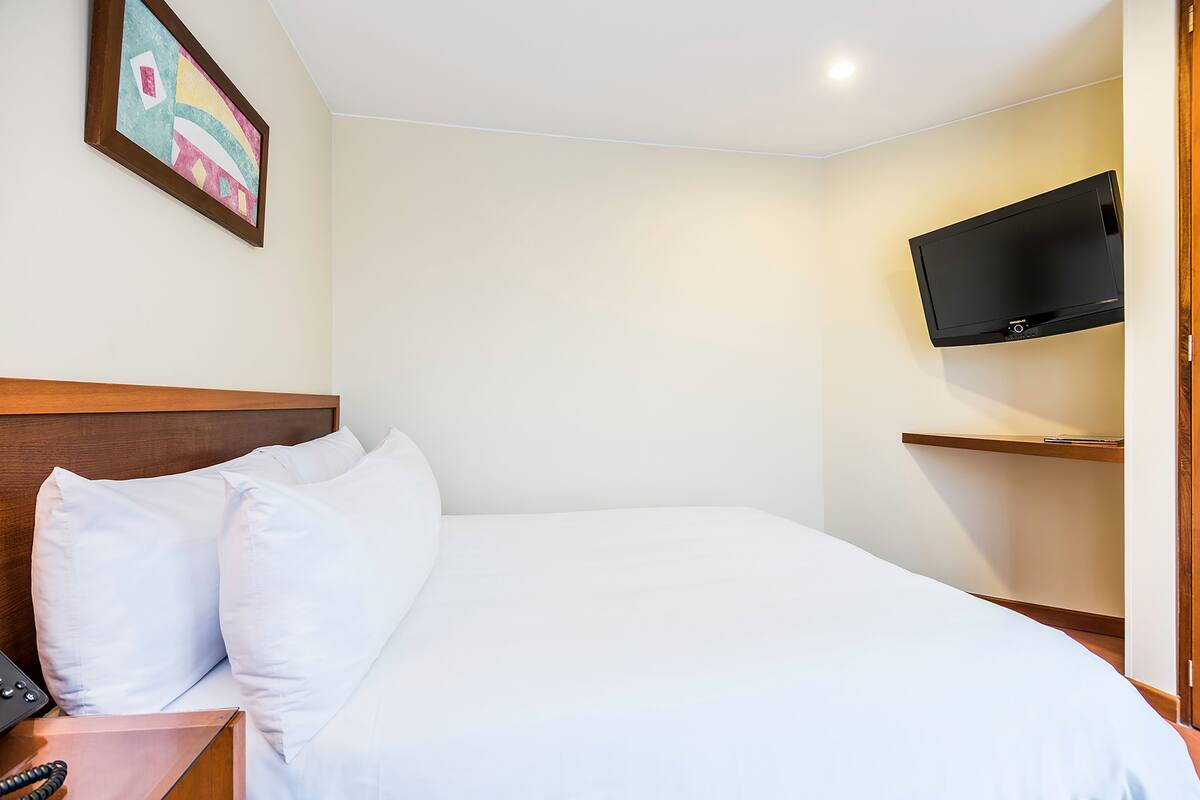 Premium bedding, in-room safe, desk, free WiFi