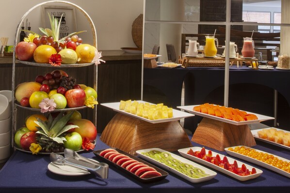 Buffet breakfast for a fee on weekdays - Viaggio Country (Bogotá)