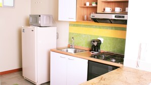 Family Suite, 2 Bedrooms | Private kitchen - Viaggio Country (Bogotá)
