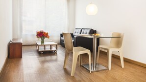 Family Suite, 2 Bedrooms | Living room - Viaggio Country (Bogotá)