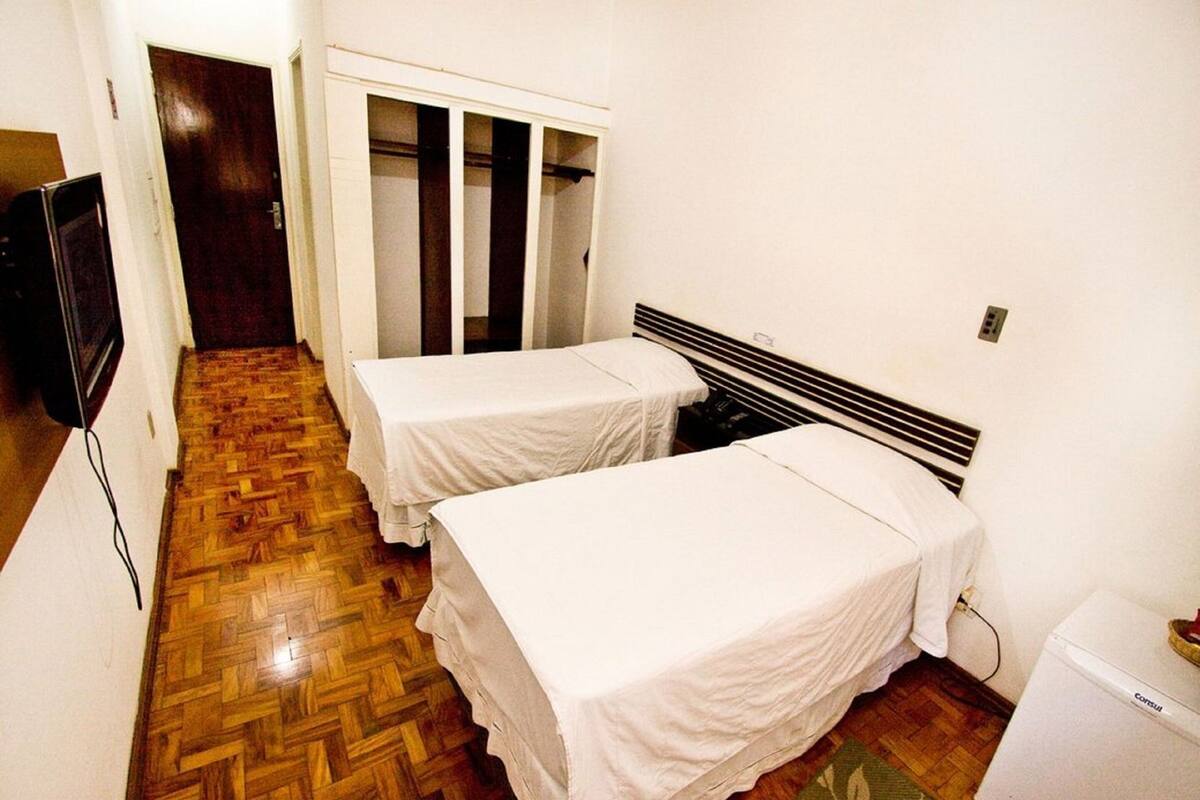 Minibar, cortinas blackout, cunas gratuitas y camas extra