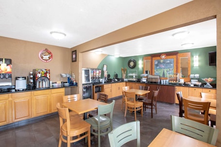 Free daily continental breakfast