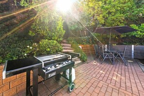 Outdoor dining - Cathedral Motor Inn  (Bendigo)