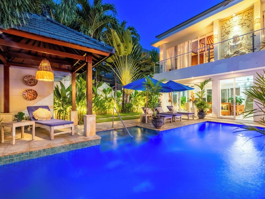 Vila superluxo, 4 quartos, para fumantes, vista para a piscina | Roupas de cama premium, frigobar (abastecido com alguns itens grátis)