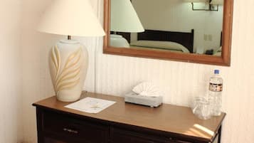 Premium bedding, in-room safe, desk, iron/ironing board