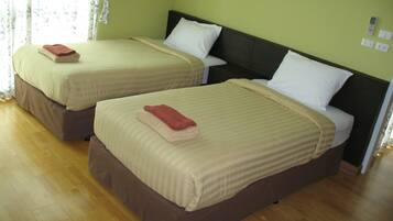 Suite junior (Mountain View Junior Suite) | Cortinas blackout, cunas gratuitas, camas extra y wifi gratis