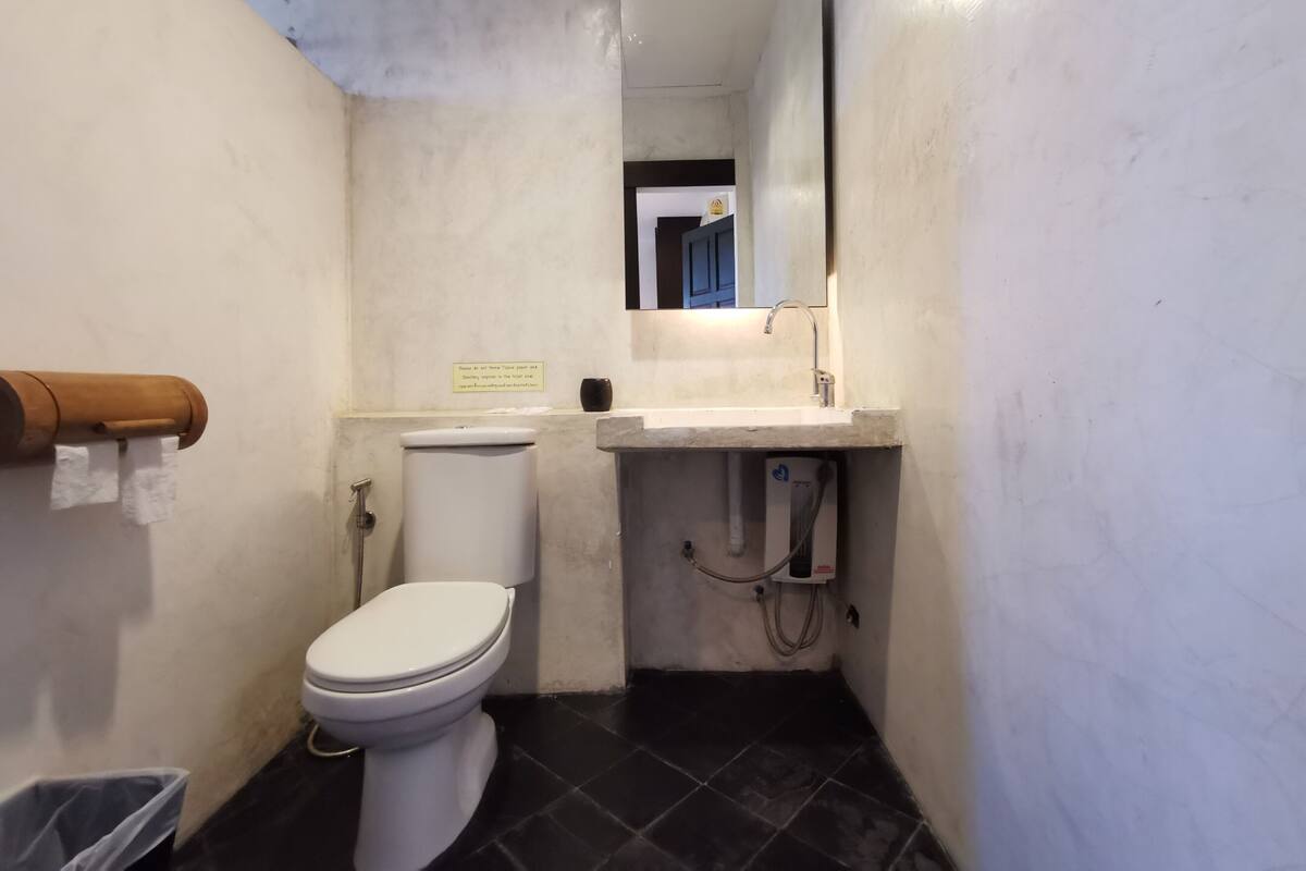 Salle de bain | Articles de toilette gratuits, serviettes fournies