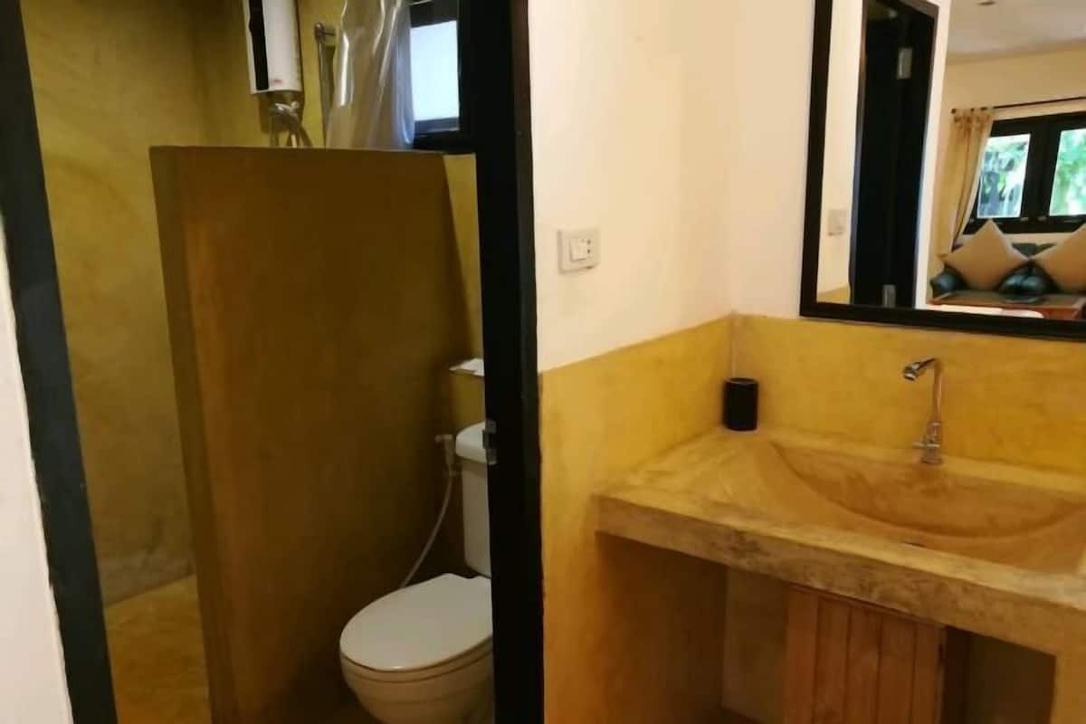 Baño | Artículos de higiene personal gratuitos y toallas