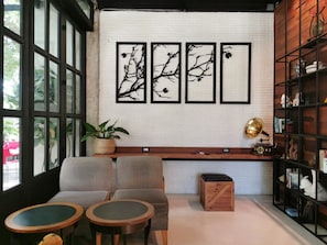 Sala de estar en el lobby