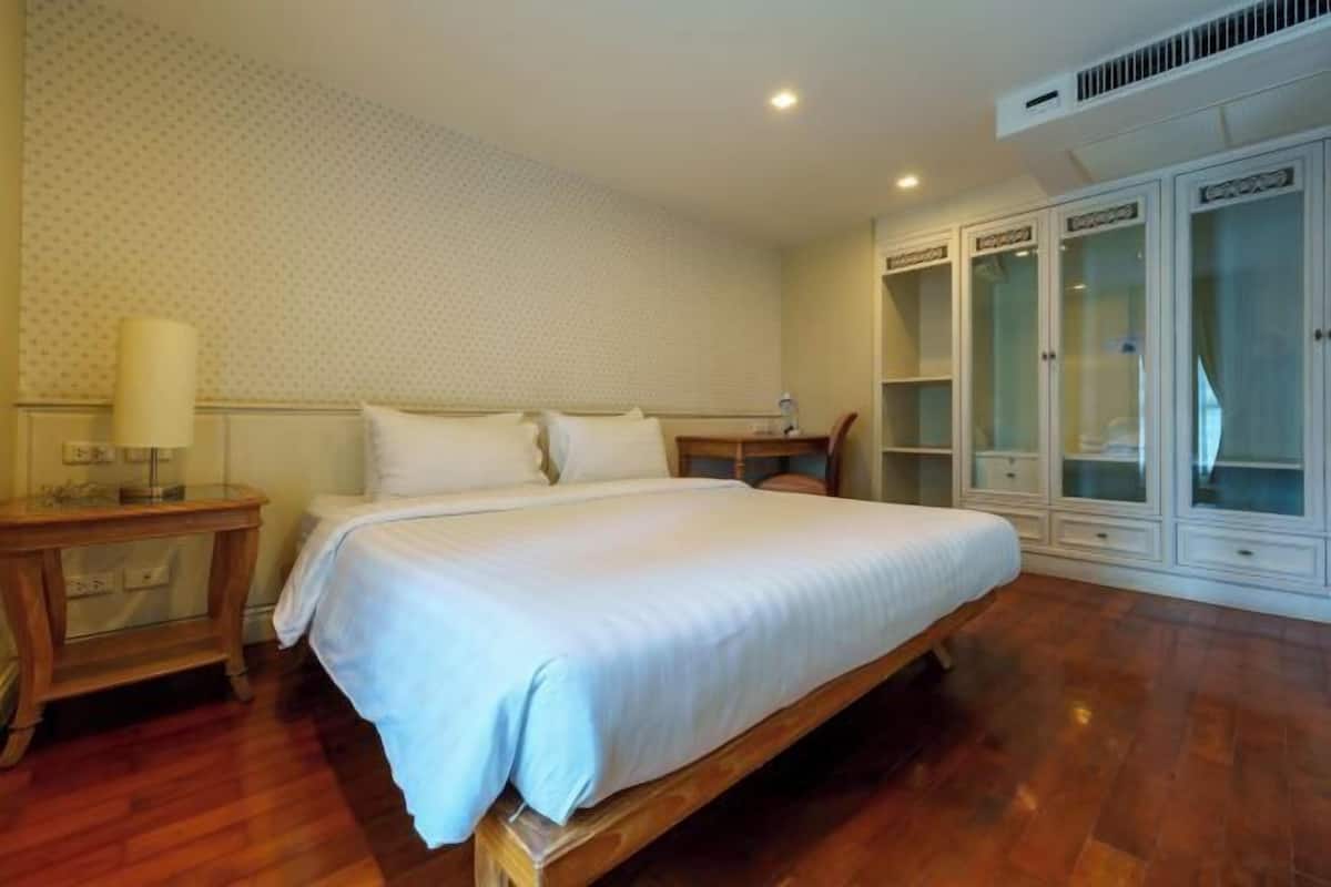 In-room safe, soundproofing, iron/ironing board (on request)