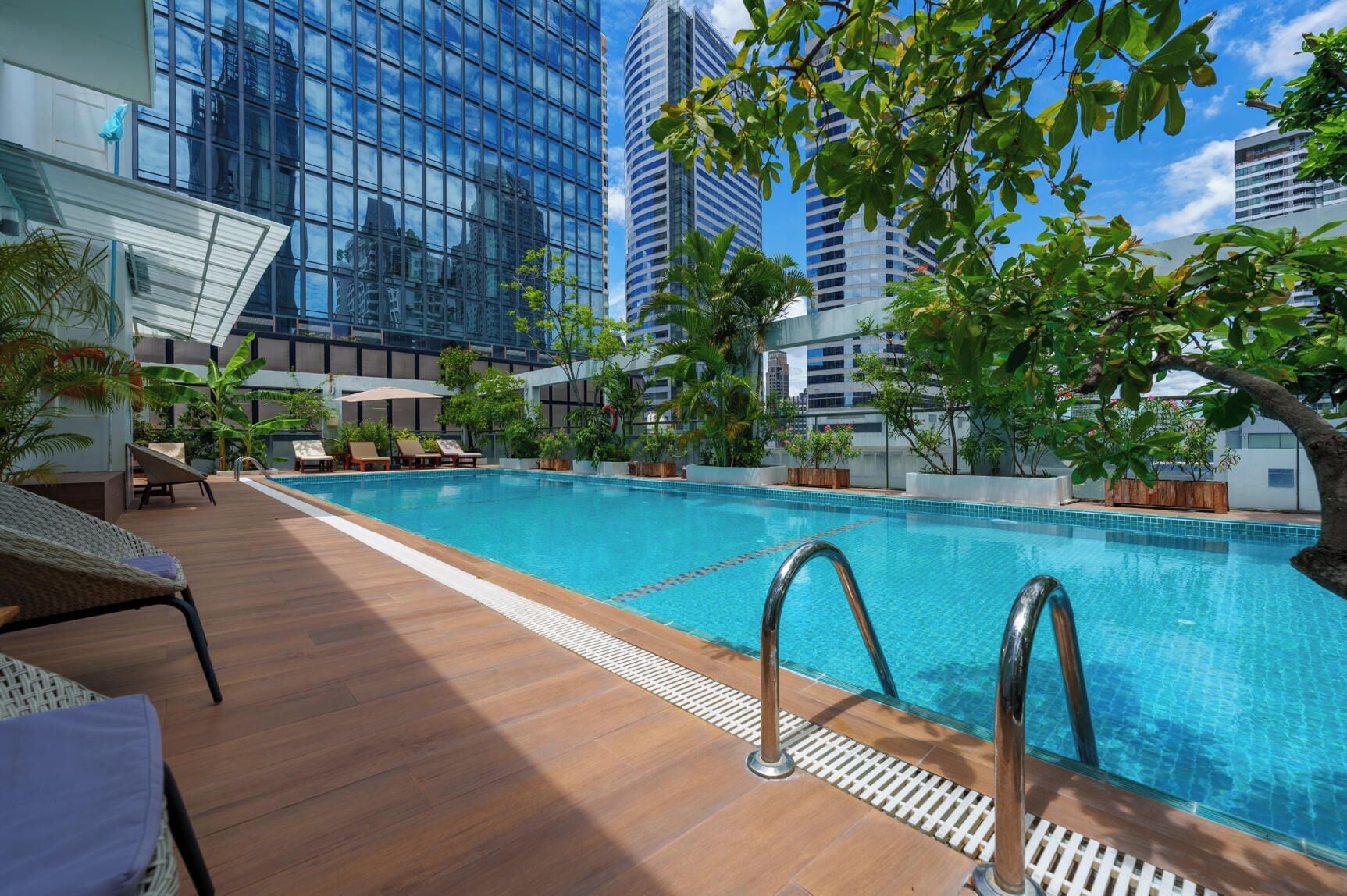 Outdoor pool, pool loungers
