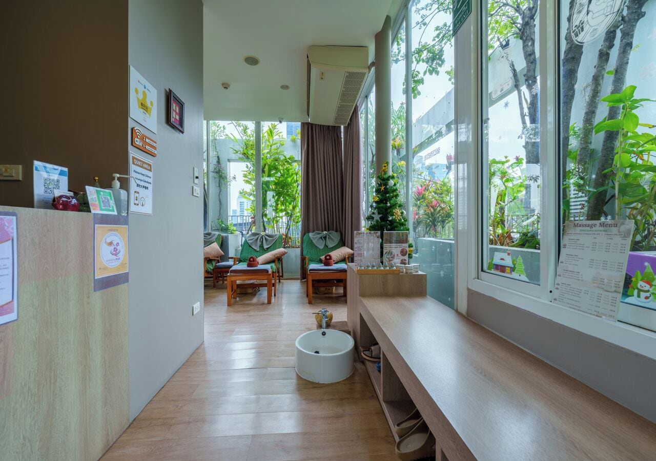 Aromatherapy, hot stone massages, deep-tissue massages, Thai massages