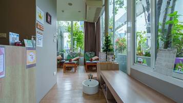 Aromatherapy, hot stone massages, deep-tissue massages, Thai massages
