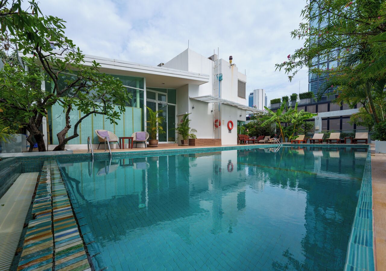 屋外プール、サンラウンジャー