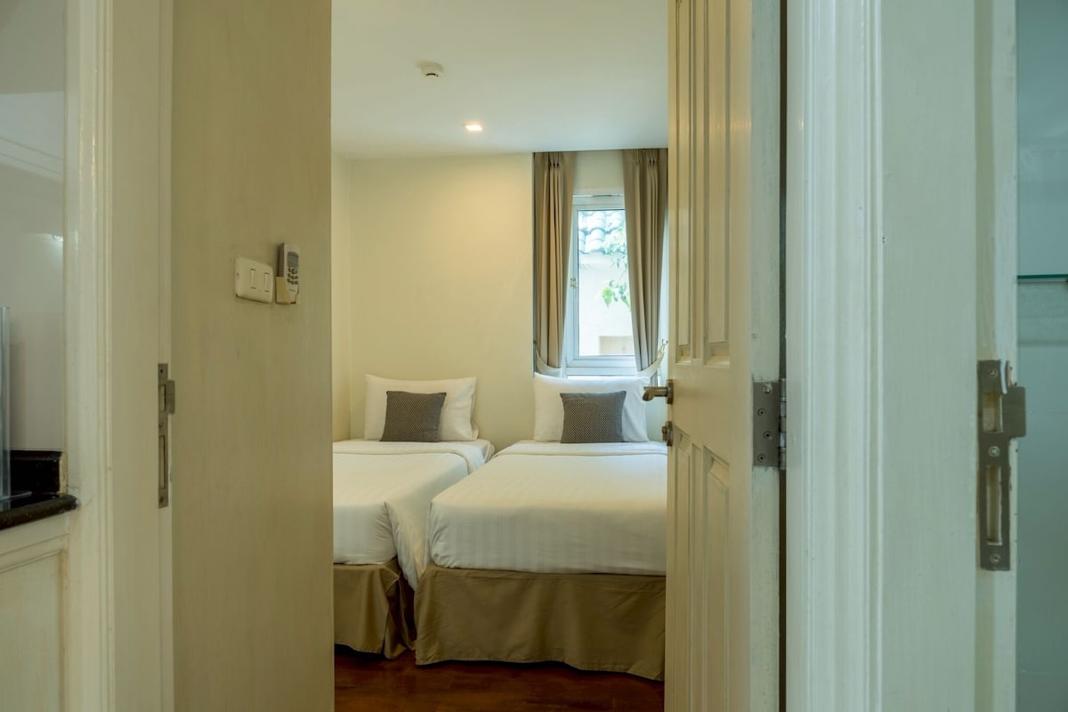 2 Bedrooms (Non Smoking) | In-room safe, soundproofing, iron/ironing board (on request)