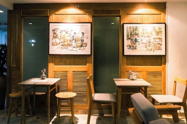 TV - Sabai Sathorn (Bangkok)