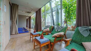 Soins d'aromathérapie, massages aux pierres chaudes