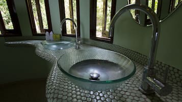 Villa Luxe, piscine privée, vue baie | Lavabo de la salle de bain