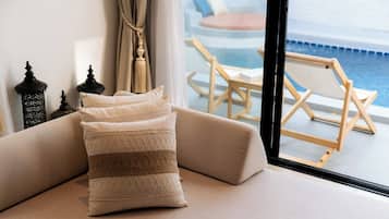 Villa with Private Pool | Vardagsrum | LCD-tv