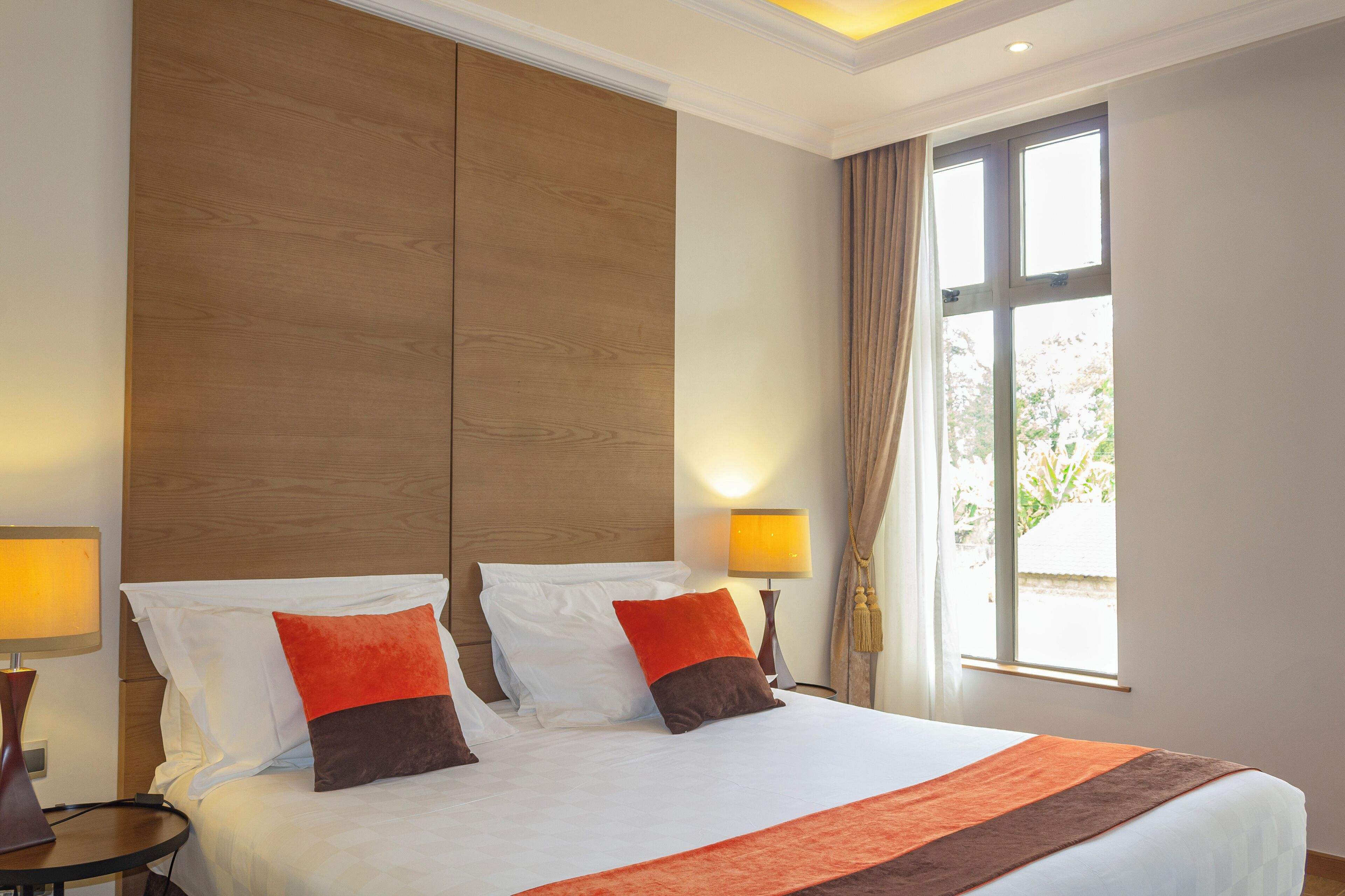 豪華客房 | 高級寢具、迷你吧、房內夾萬、獨特設計