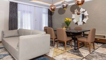 Presidential Room | In-room dining