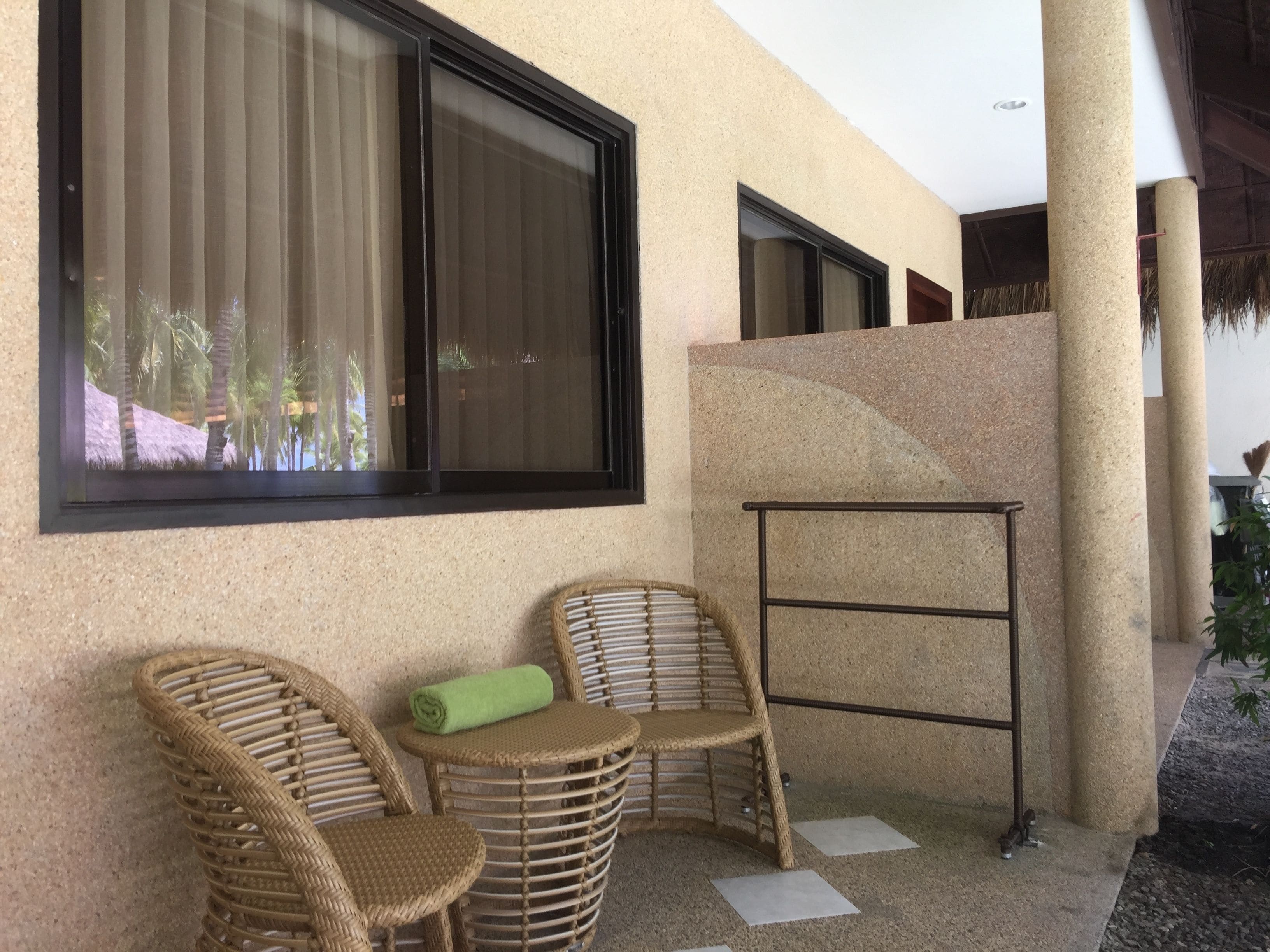 deluxe twin room with garden view | balcony