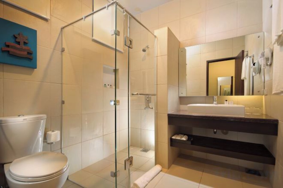 Shower, free toiletries, hair dryer (on request), towels