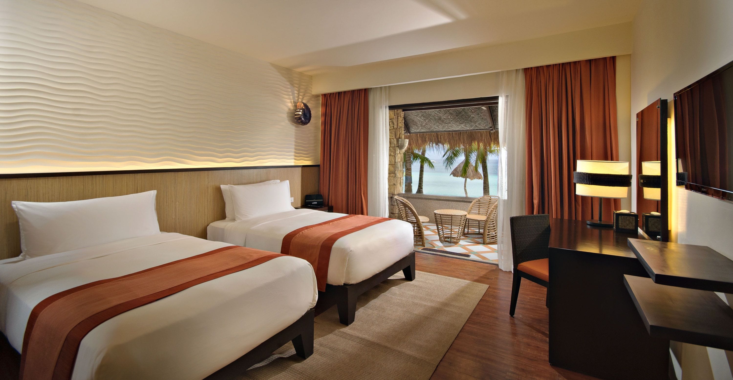 minibar, in-room safe, desk, laptop workspace