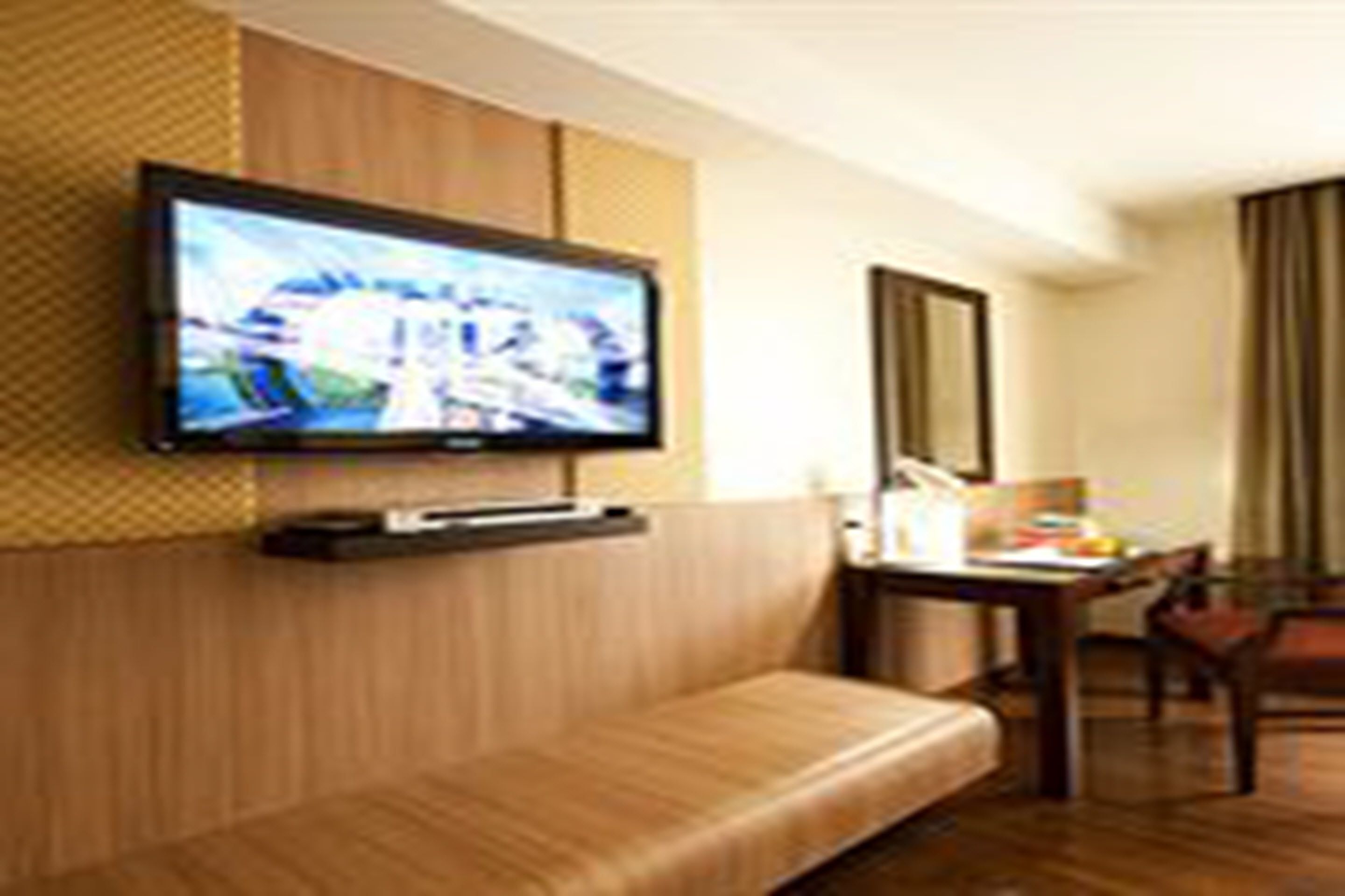 grand deluxe, 1 double bed | in-room safe, desk, laptop workspace, blackout curtains