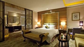 Down duvets, free minibar, desk, blackout curtains