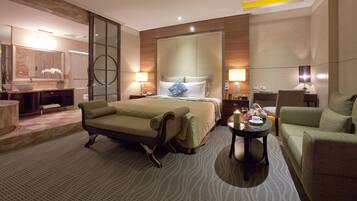 Down comforters, free minibar, desk, blackout drapes