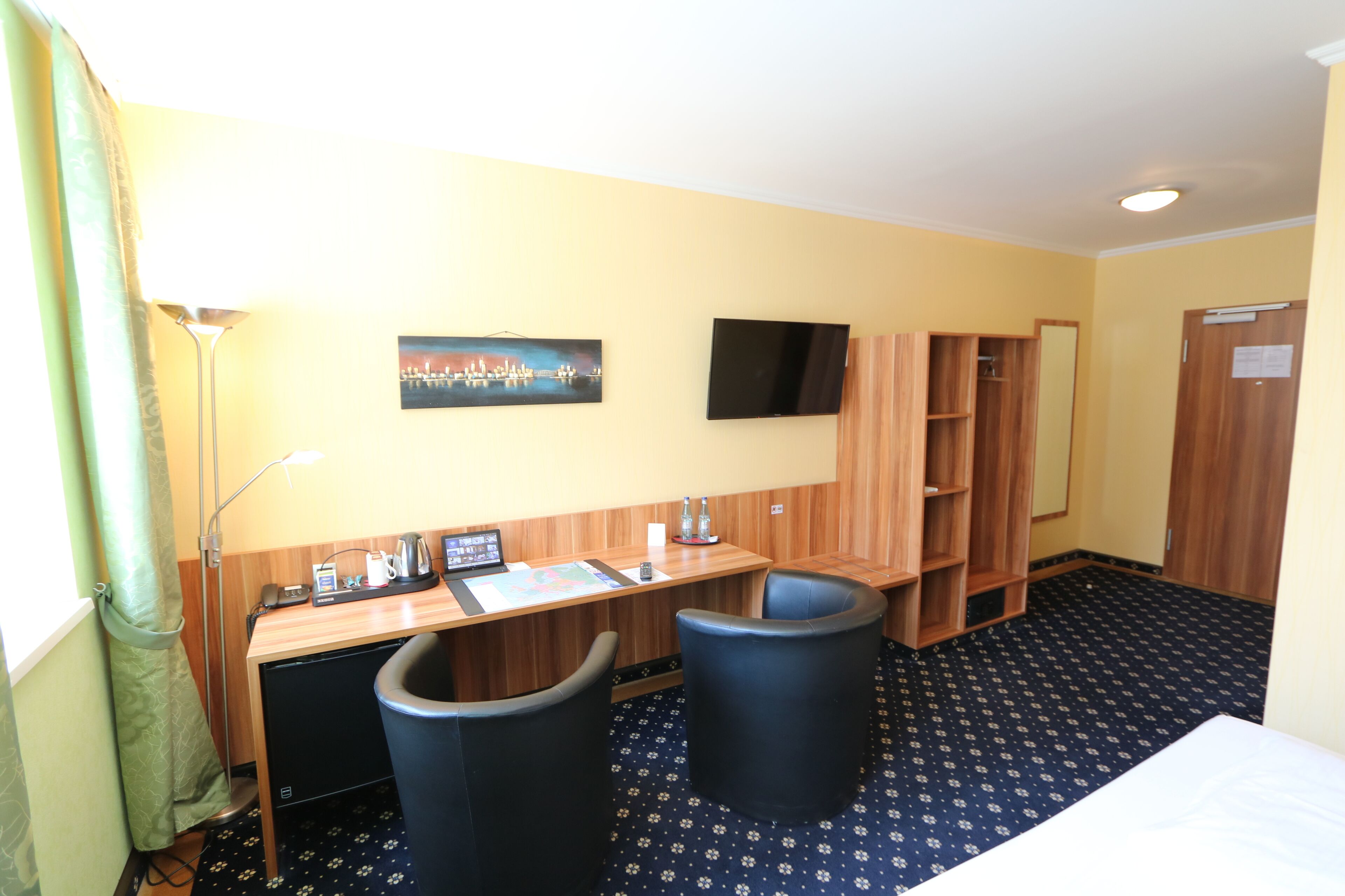 1 bedroom, premium bedding, in-room safe, desk