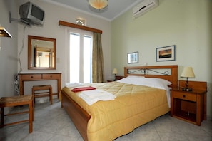 1 bedroom, blackout curtains, soundproofing, iron/ironing board