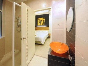Suite – deluxe (Double) | Safe på rommet, individuelt dekorert, individuelt innredet og skrivebord