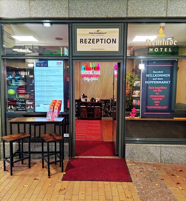 Reception - Hotel Am Hopfenmarkt (Rostock)