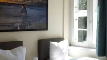 Twin kamer | Hypoallergeen beddengoed, individueel gedecoreerd, gratis wifi