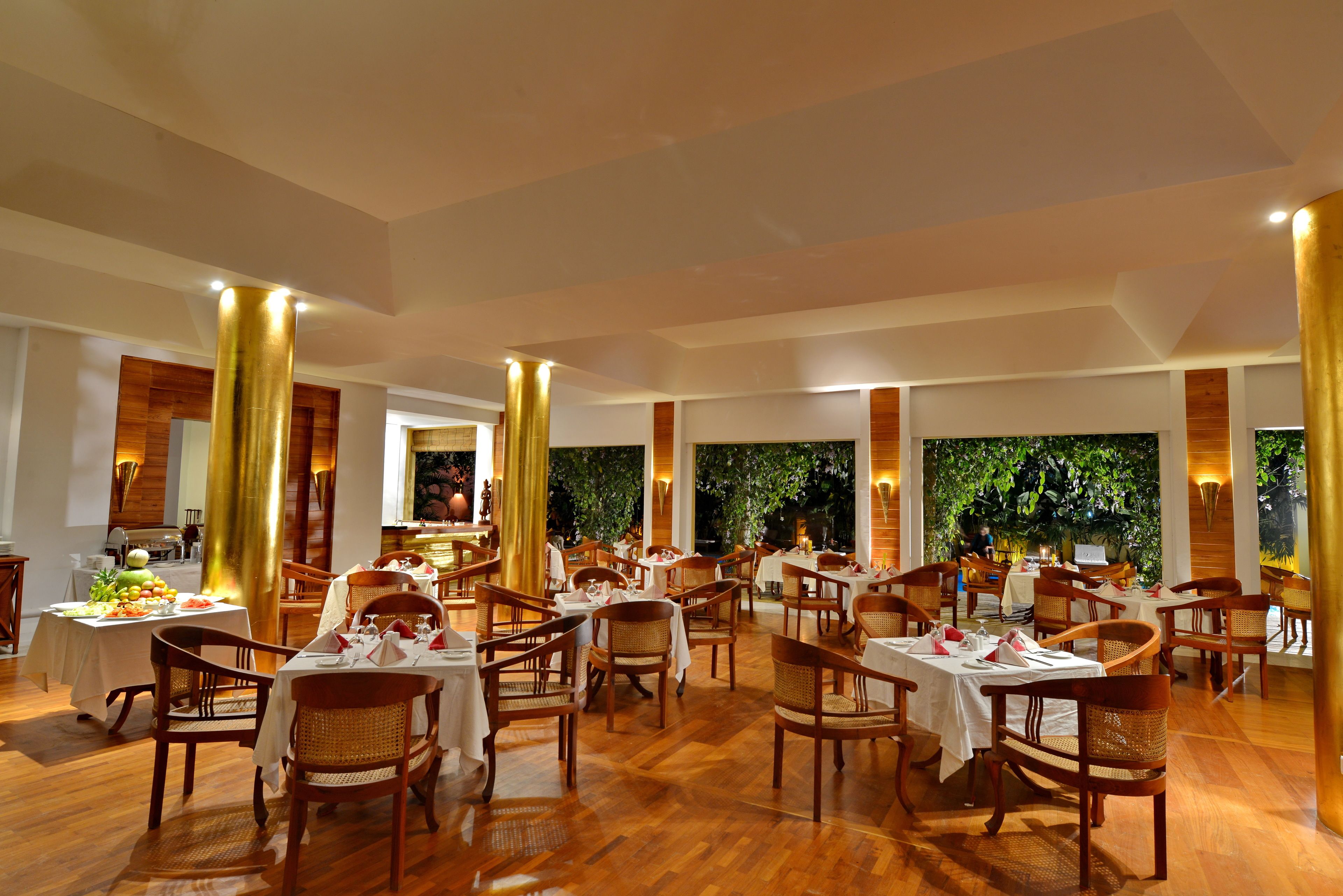 Se sirven desayunos, almuerzos y cenas; cocina local