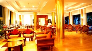 Reception hall - Areindmar Hotel (Nyaung-U)